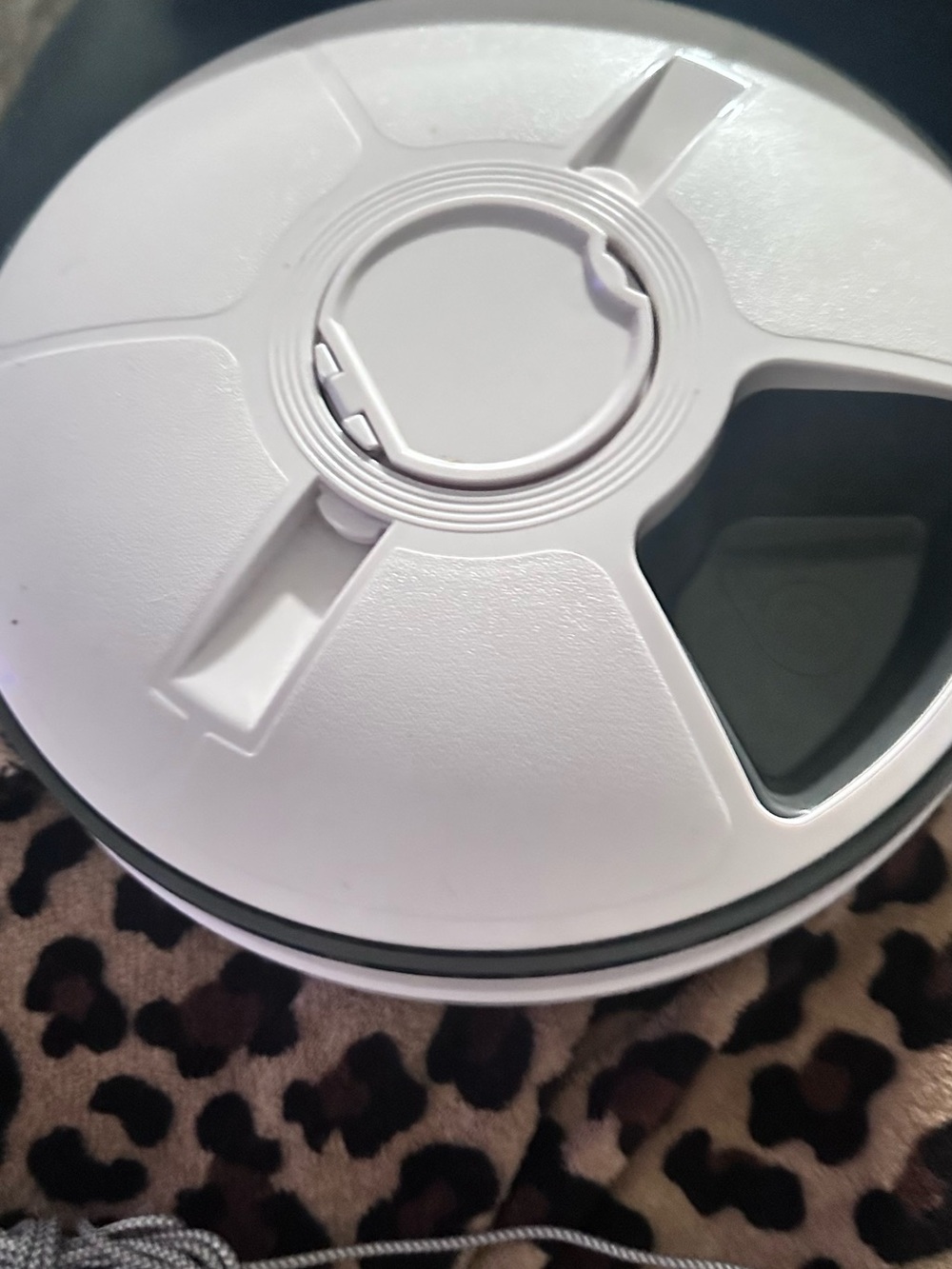 Automatic Pet Feeder - 6 Meals